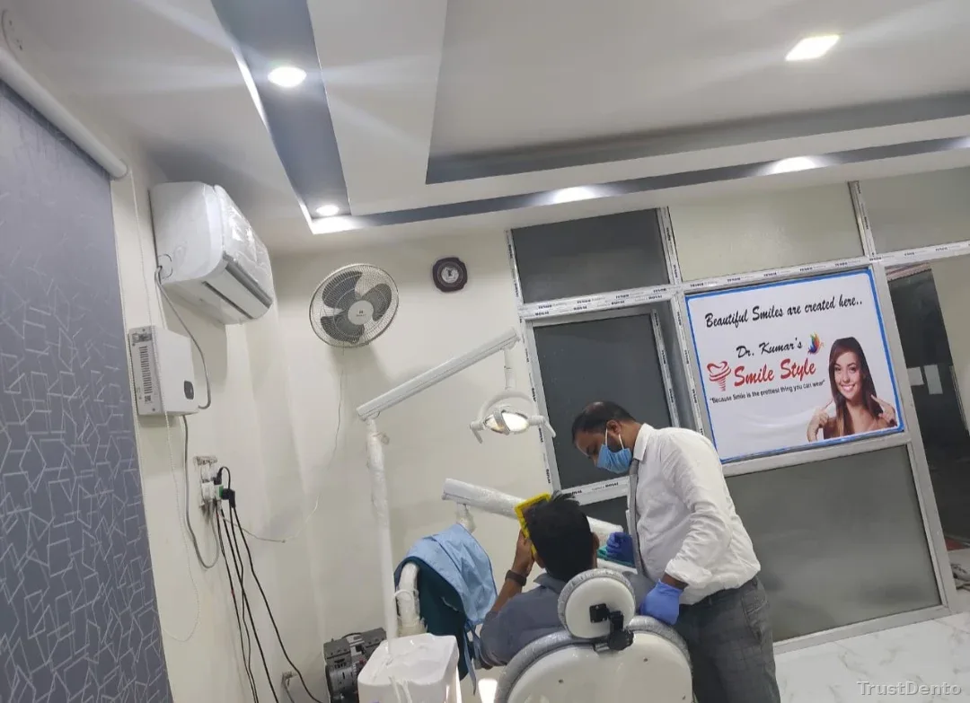 Dr. Manish Kumar photo